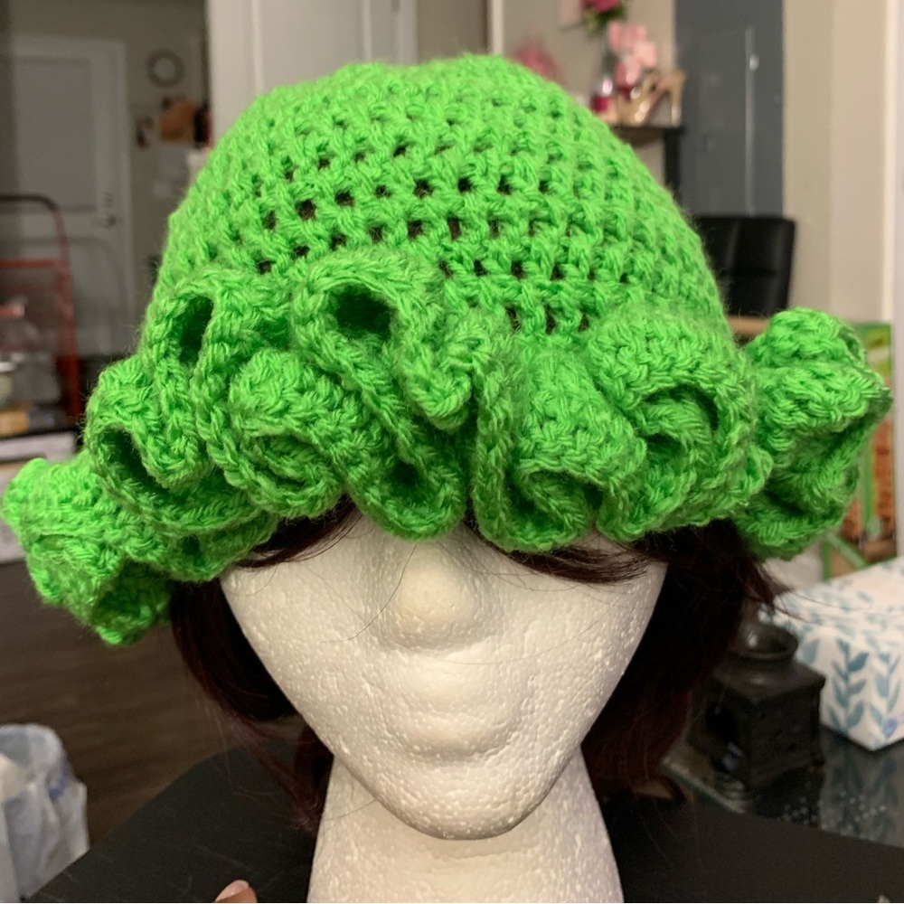 Crochet ruffle hat